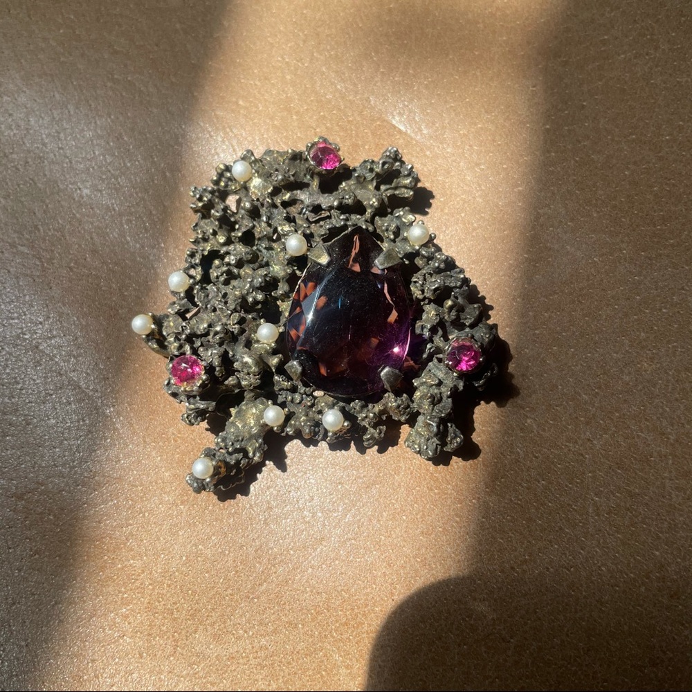 Vintage brutalist pear rhinestone brooch pin - Picture 3 of 6